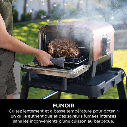 Ninja Woodfire Four à pizza extérieur électrique 8-en-1, rotissoire & fumoir barbecue avec grille, plaque pro-heat, pierre à pizza, granulés de bois et pelle, 6 réglages, orange foncé OO101EU