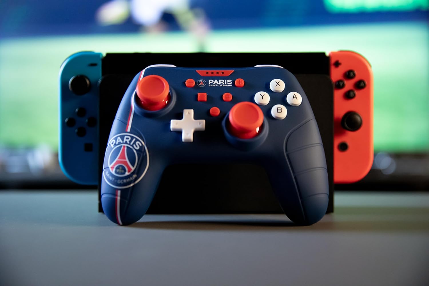 Konix PSG Manette filaire pour Nintendo Switch, Switch OLED et PC - Fonction vibration - Câble 3 m - Bleu, blanc et rouge