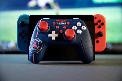 Konix PSG Manette filaire pour Nintendo Switch, Switch OLED et PC - Fonction vibration - Câble 3 m - Bleu, blanc et rouge